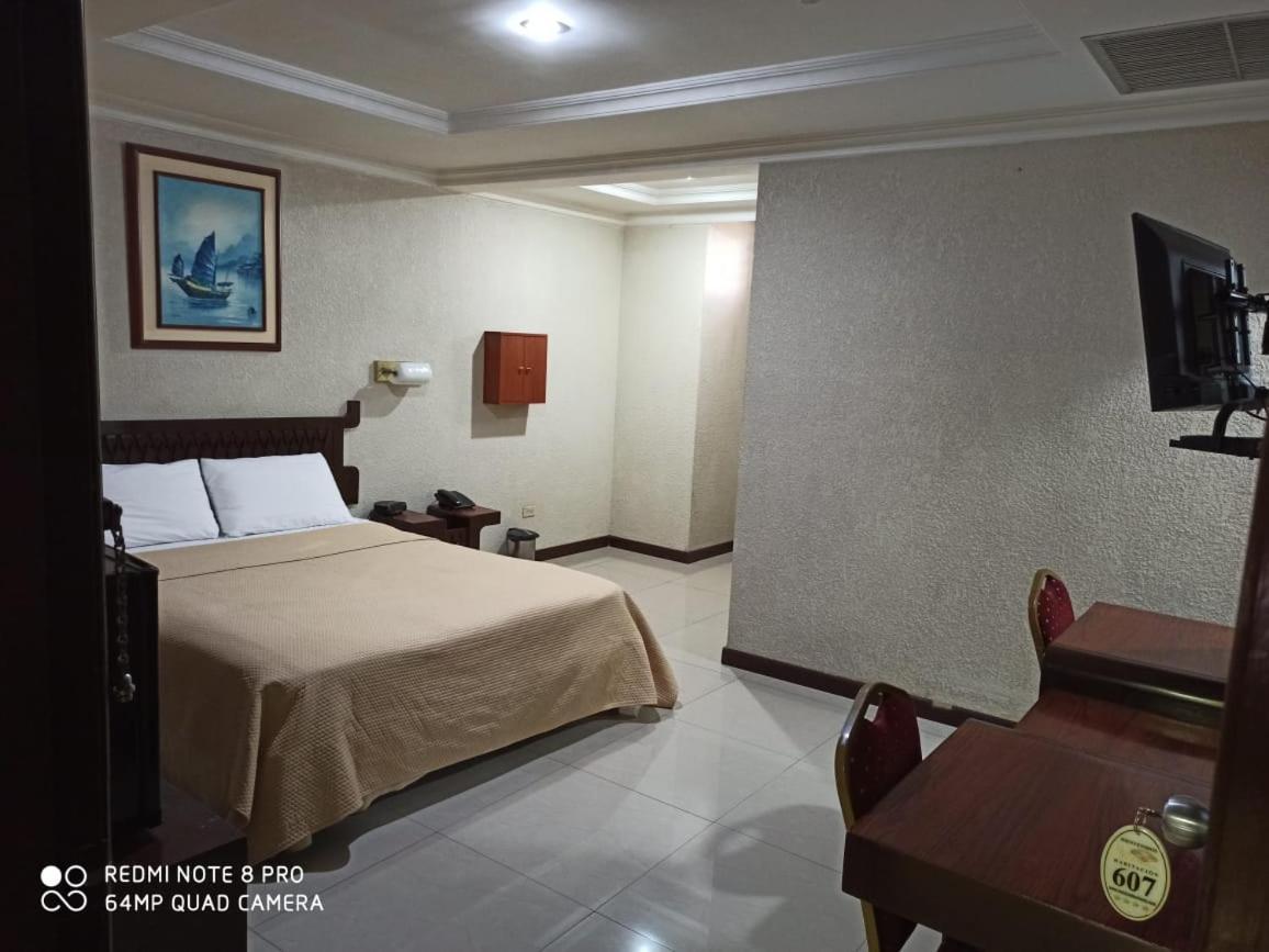 Hotel Sol De Oriente Гуаякуил Екстериор снимка