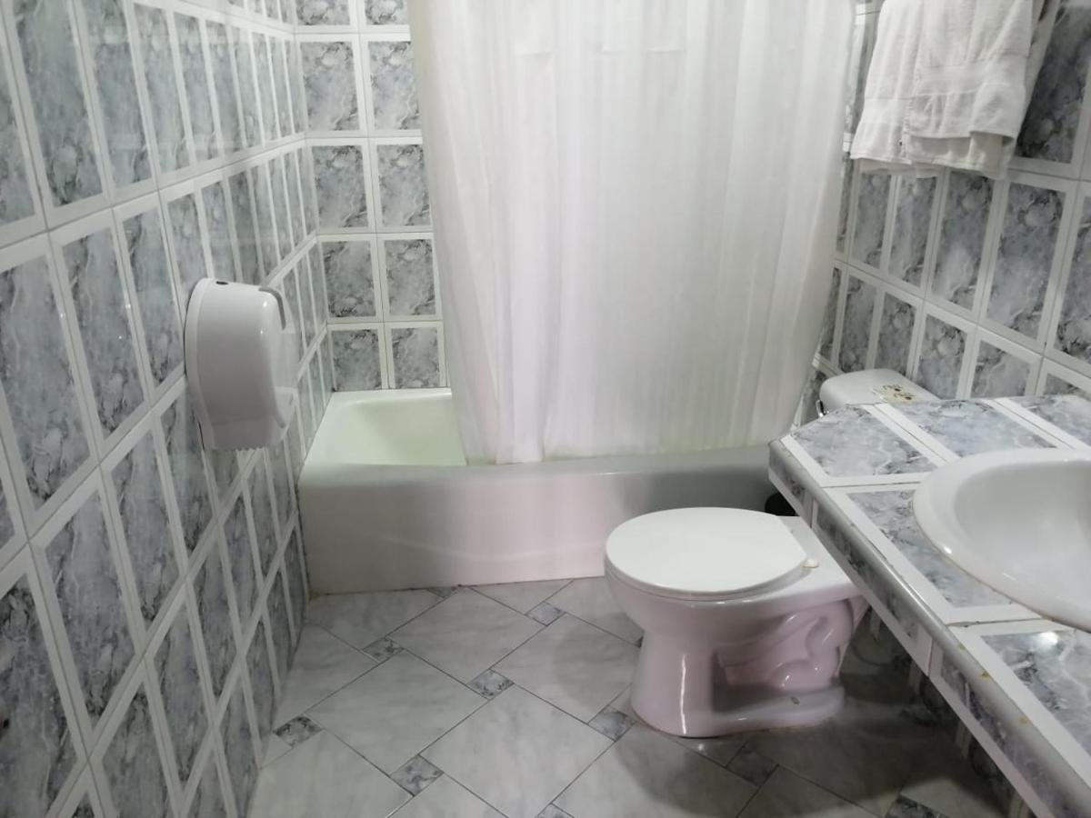 Hotel Sol De Oriente Гуаякуил Екстериор снимка