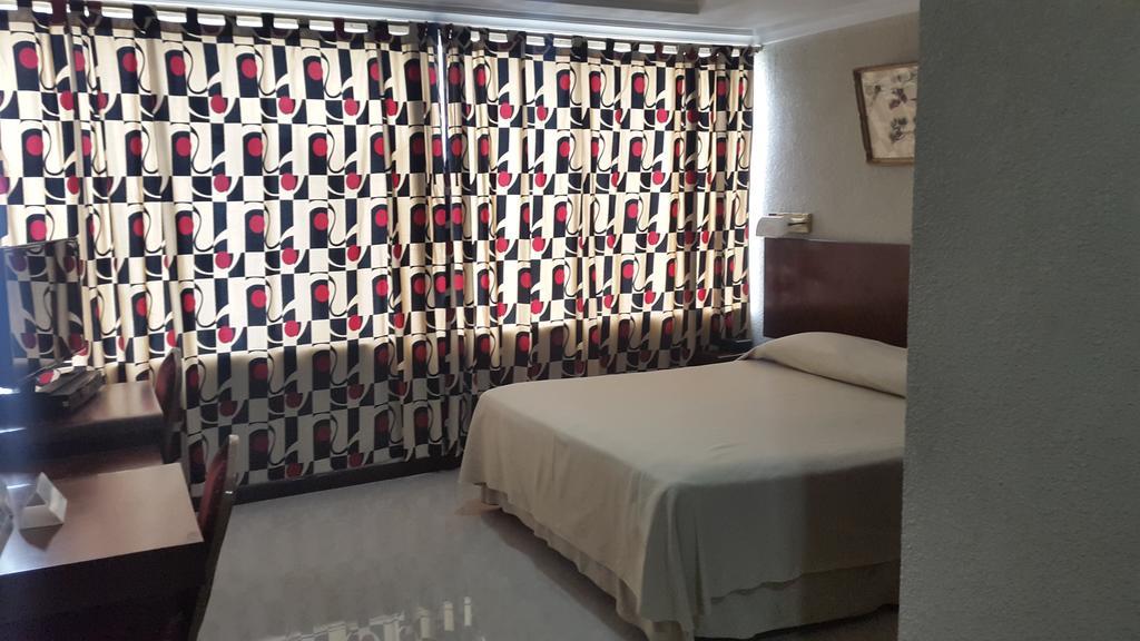 Hotel Sol De Oriente Гуаякуил Екстериор снимка